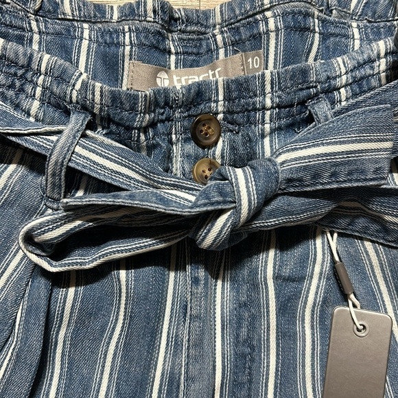 TRACTR Stripped Shorts - Picture 4 of 8
